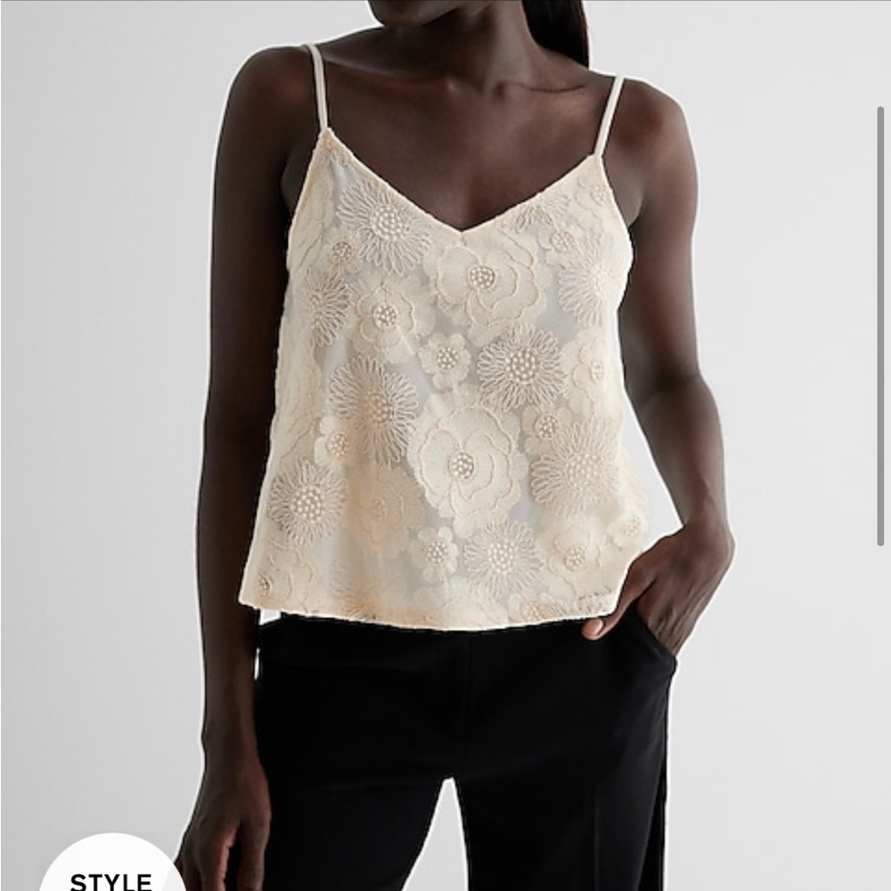 NWT Express Floral Mesh V-Neck Cami Size Medium